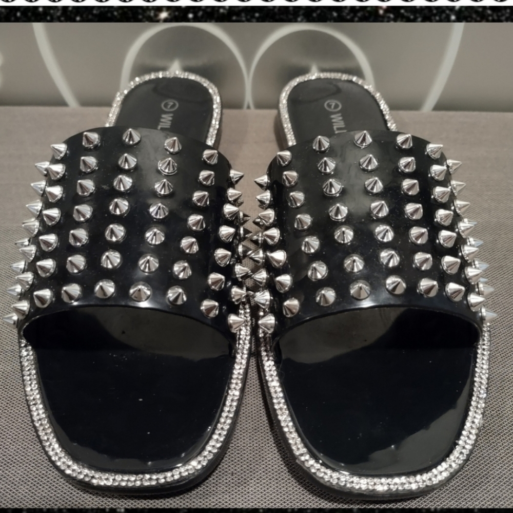 Nib Black Spiked Jelly Sandals. Wild Diva Lounge